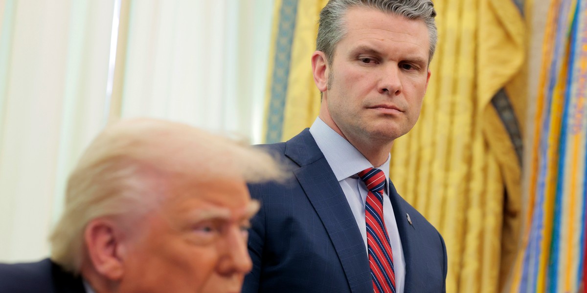 Kwestia ta wywołuje spory, ponieważ Hegseth jest jednym z głównych pomysłodawców działań wojennych przeciwko Iranowi i był jednym z najbardziej zagorzałych orędowników ataku w ekipie Donalda Trumpa