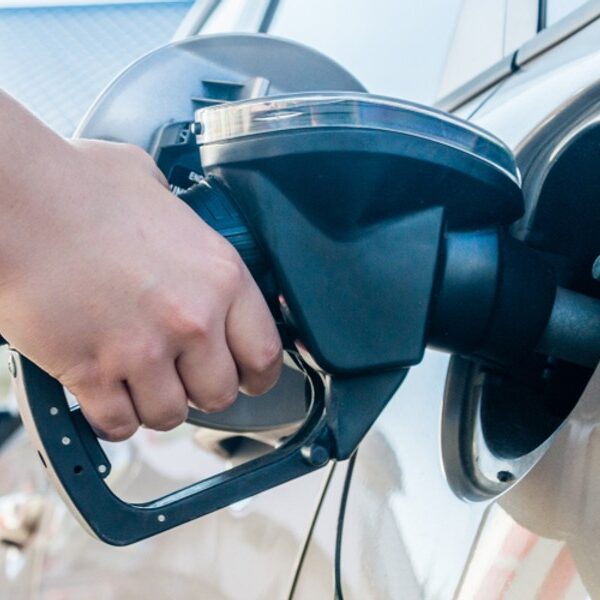 Co z rządową pomocą dla cen benzyny? Odpowiada minister Motyka