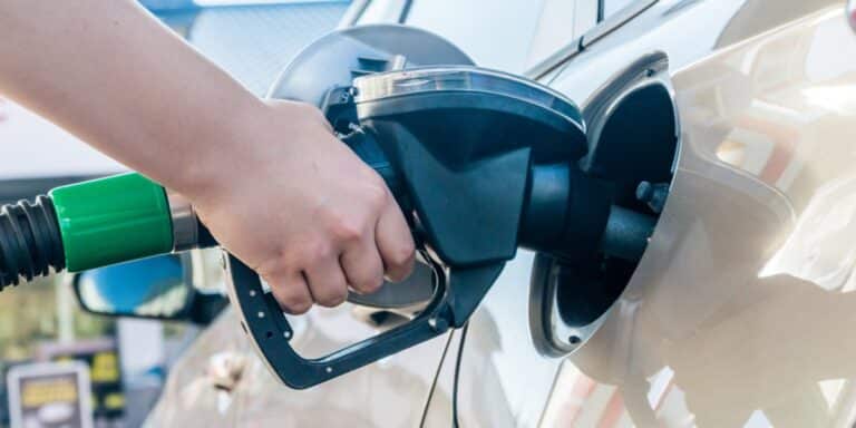 Co z rządową pomocą dla cen benzyny? Odpowiada minister Motyka 12