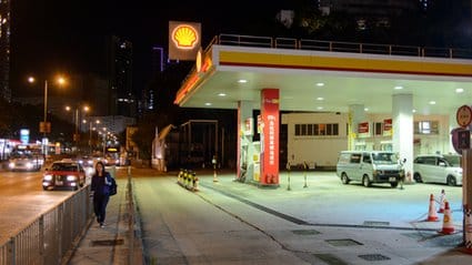 Tam mają najdroższe paliwo na świecie. Płacą ponad dwa razy więcej niż w Polsce