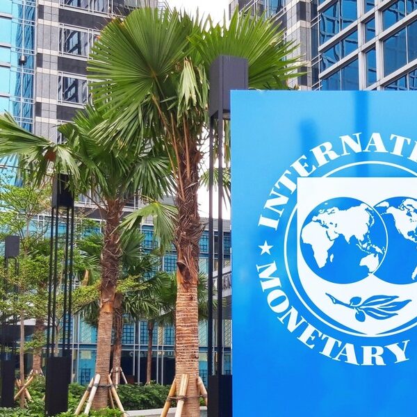 Polska wypada z grona 20 największych gospodarek. Korekta prognoz.