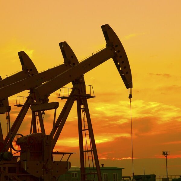 Polskie życie 63 Ropa naftowa drożeje. Ceny blisko rekordowego pułapu.