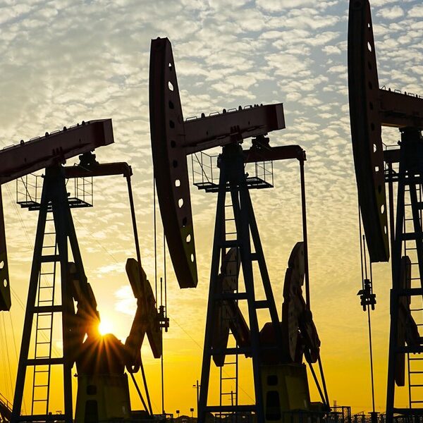 Ropa tanieje. Rynek wyczekuje układu amerykańsko-irańskiego.