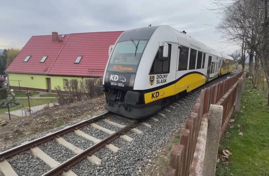 Pociągi stały się zmorą mieszkańców. „Jak można to wytrzymać?”