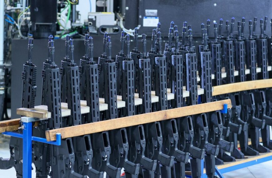 Radom: Produkcja wzrosła, popyt spadł. Problemy w zbrojowni.