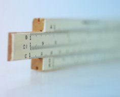 Co oznacza „rząd wielkości większy”?