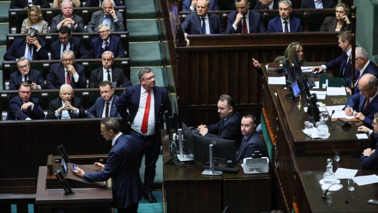 Badanie opinii po przełomowych zdarzeniach. Zarówno Tusk, jak i Kaczyński mogą być usatysfakcjonowani. 9