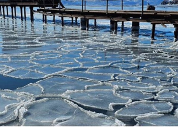 Dlaczego 16 kwietnia zwyczajowo namaszczano ducha wody i nakładano korony&hellip;