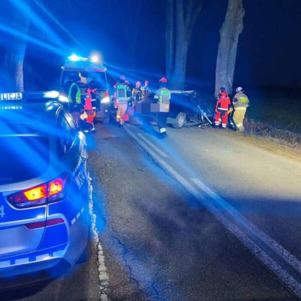 Polskie życie 51 Tragiczne wypadki na Pomorzu. Dwóch kierujących poniosło śmierć.