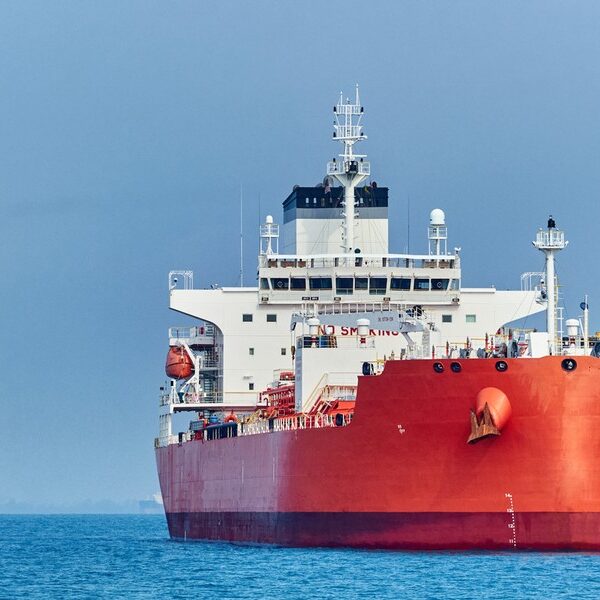 Polskie życie 52 Oman: Bez opłat za Cieśninę Ormuz. Stanowcze oświadczenie ministra.