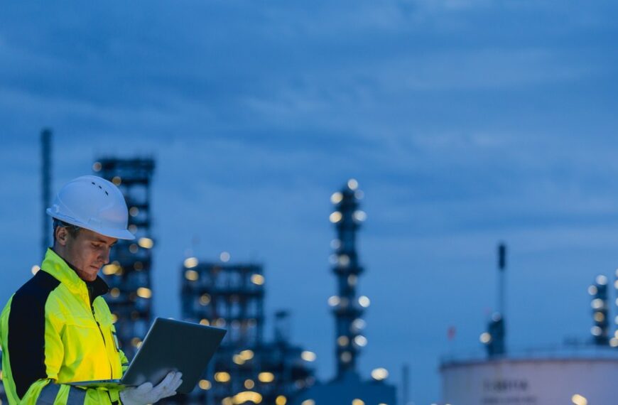 Amerykańska gospodarka w fazie ożywienia. Konflikt bliskowschodni winduje ceny.