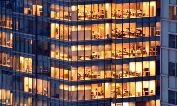 Schyłek biurowej epoki? Rekordowy ubytek powierzchni, lokale biurowe wypierane przez mieszkania