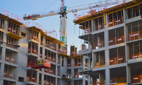 Polskie życie 32 Tysiąc złotych więcej za metr kwadratowy mieszkania. Nowe regulacje dotknęły budowniczych.