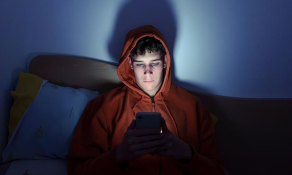 Polskie życie 21 „Guru” zwodzi. Młodzież zatapia się w toksycznych treściach, odrzucając wiedzę.