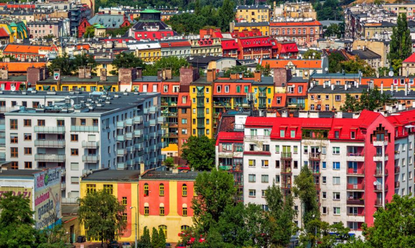Szaleństwo na rynku domów. Zapytania o pożyczki w górę o 47%, budownictwo mocno spowolniło.