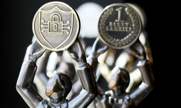 Polskie życie 44 Wyścig po czołową pozycję w rankingu bezpieczeństwa banków niczym w…