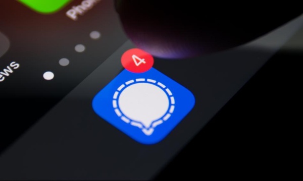 Dyrektor FBI: Hakerzy powiązani z Rosją uderzają w użytkowników aplikacji&hellip;