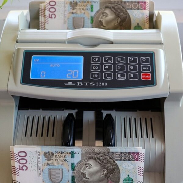 Bankowe zarobki sięgają miliardów. Imponujące kwoty, choć widać spadek.