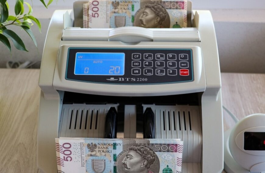 Bankowe zarobki sięgają miliardów. Imponujące kwoty, choć widać spadek.