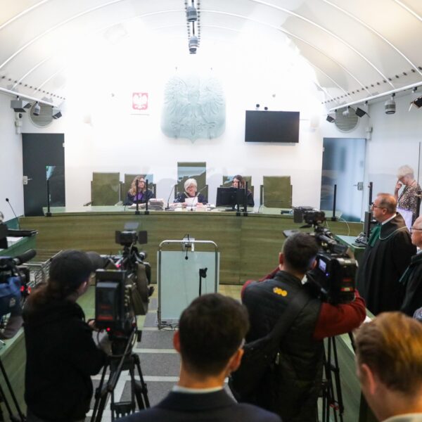 Robert J., uniewinniony w sprawie morderstwa Papały, otrzyma 75 tys.&hellip;