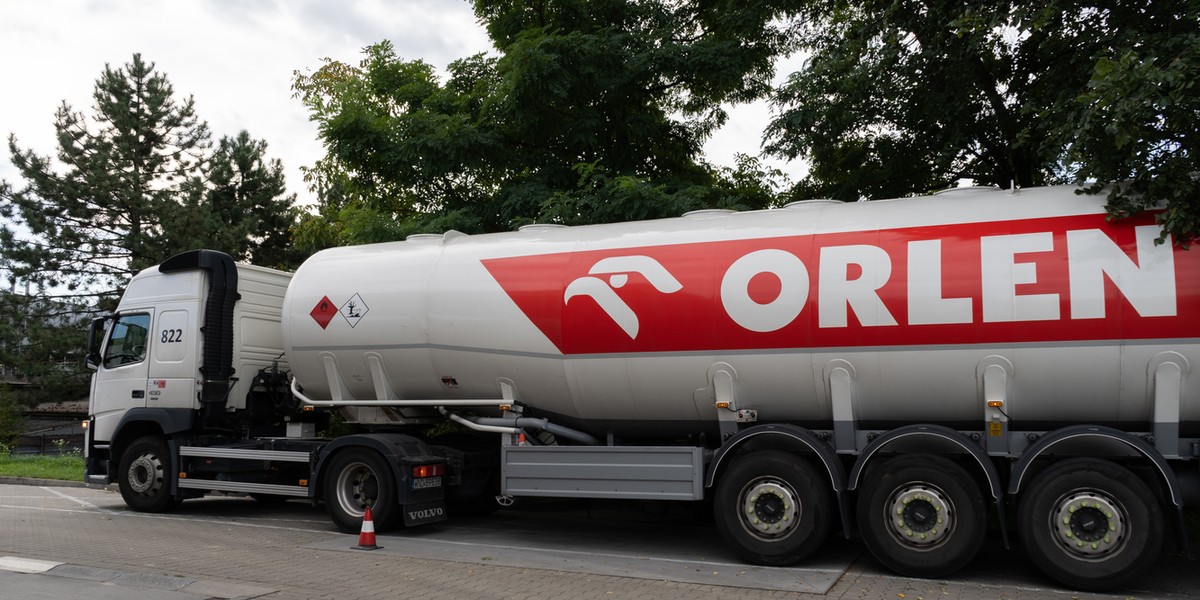 Orlen zatwierdził nowe hurtowe ceny paliw. Obowiązują od dzisiaj. 2 Cysterna Orlenu (zdj. ilustracyjne)