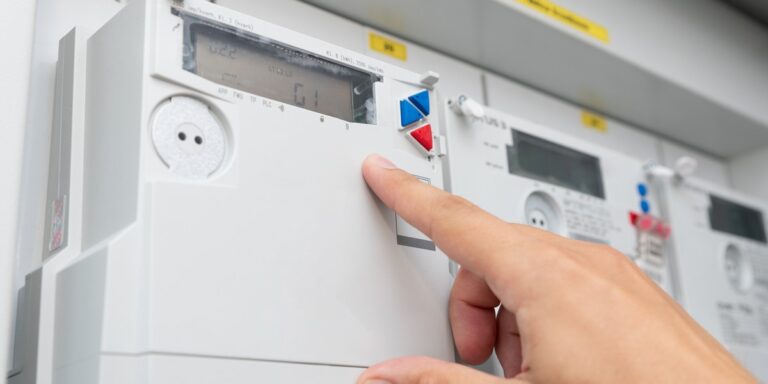Nowe regulacje w sektorze energetycznym. Opłaty za energię elektryczną staną się bardziej przejrzyste 3