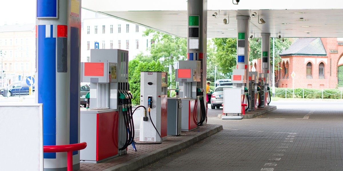 Szef resortu energii podał środowe stawki za paliwa. Takie będą ceny na benzynowych stacjach. 2 Minister energii ogłosił maksymalne ceny paliw na środę 13 maja