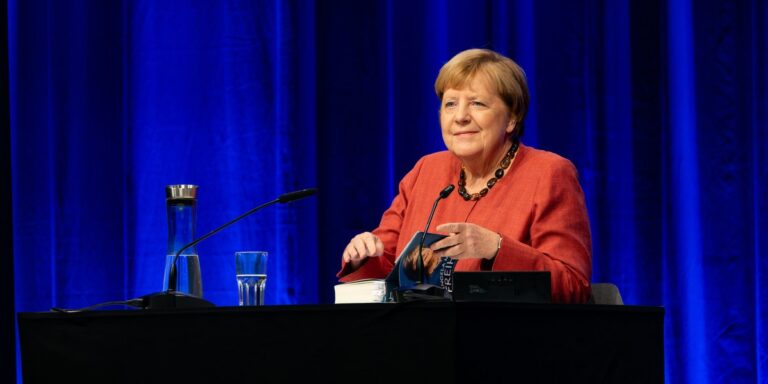 Angela Merkel powraca. Jej mowa gromadzi tłumy. 4