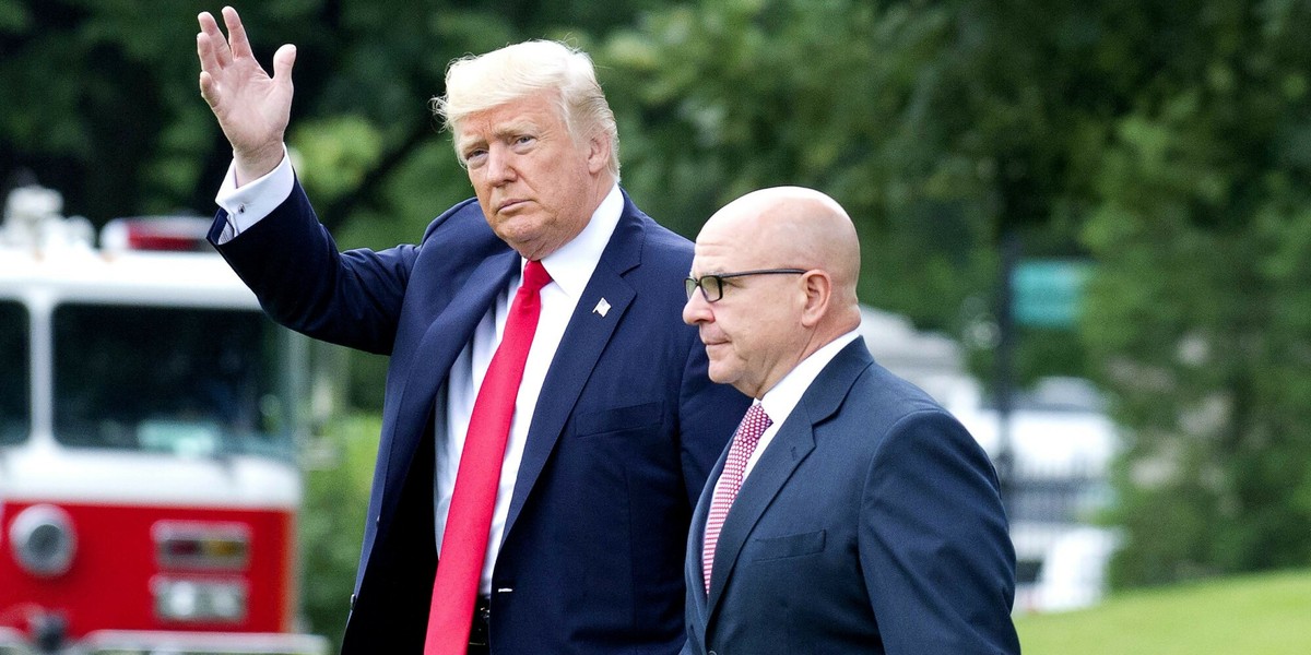 Donald Trump i H.R. McMaster w 2017 r.