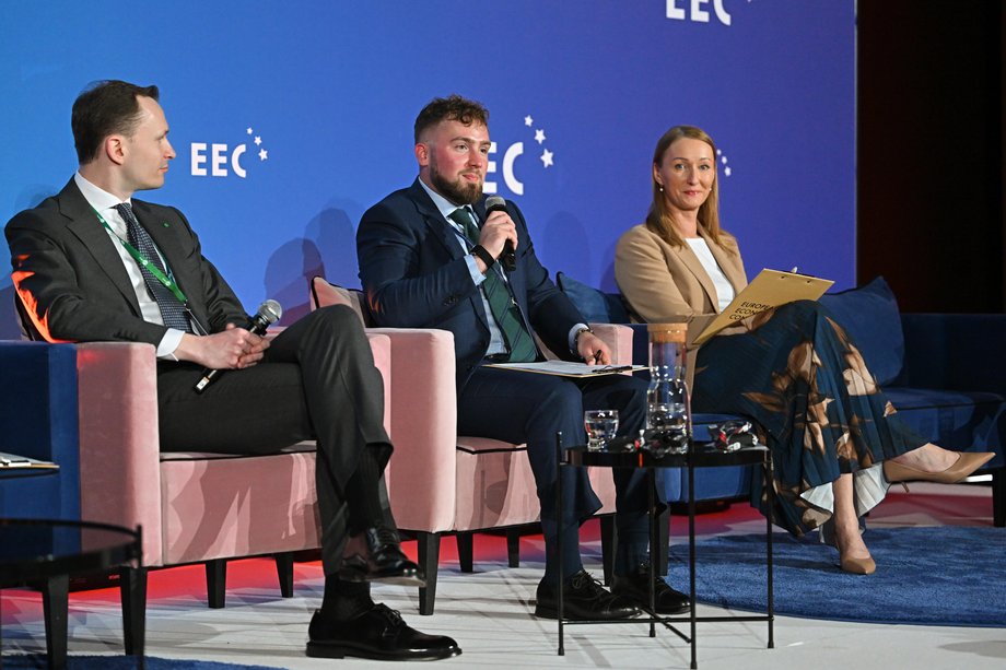 Hydrogen: Fueling Independence. A fresh age of energy security. 37 Wodór zamiast zależności. Nowa era bezpieczeństwa energetycznego