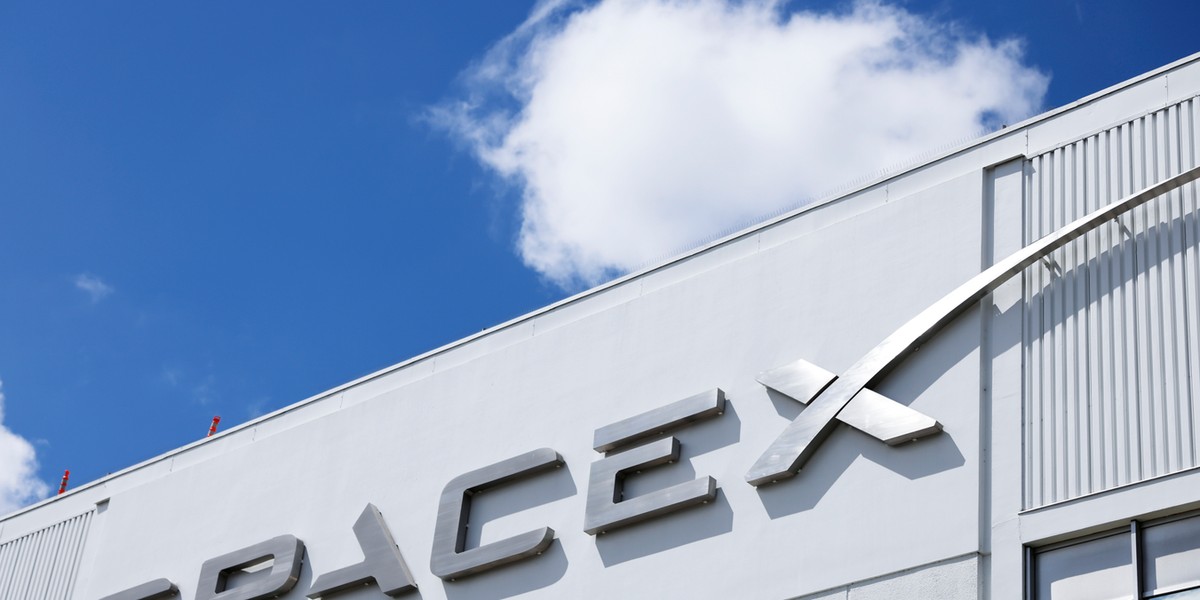 Elon Musk i SpaceX pracują nad systemem satelitarnym dla Sił Kosmicznych USA 2 SpaceX Files For What Could Be Largest IPO In History