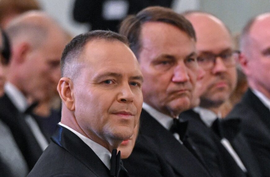 Polskie życie 82 Adwokat z Warszawy wszczynał fałszywe alarmy. Zagroził posłom Nawrockiemu, Sikorskiemu, Manowskiej i innym.