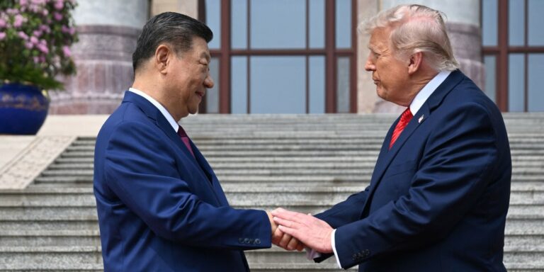 Xi rozmawia z Trumpem. "Świetne wieści dla globu" 15 Xi rozmawia z Trumpem. "Świetne wieści dla globu" 11