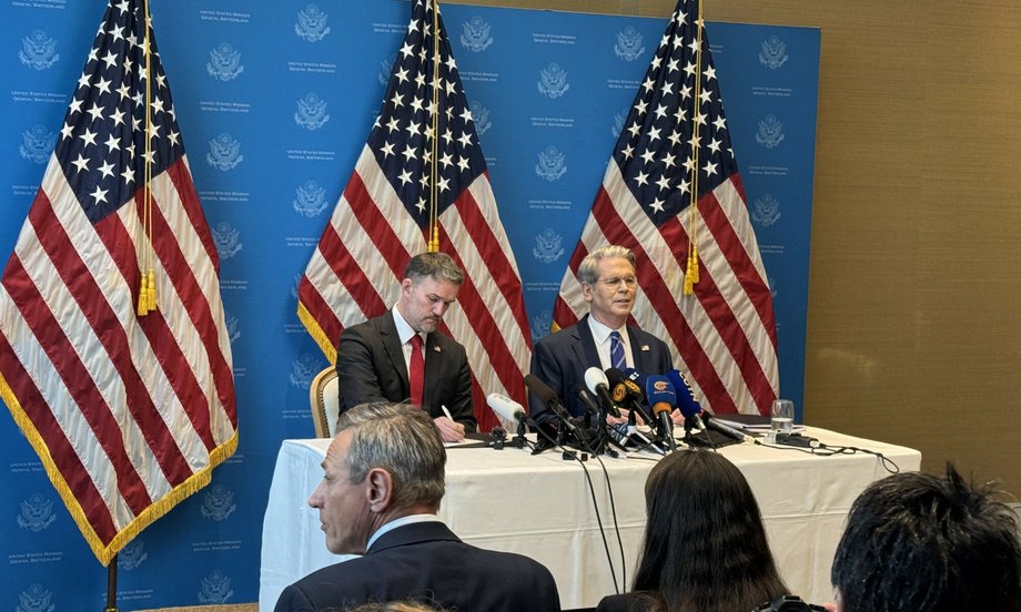 Przedstawiciel ds. handlu USA Jamieson Greer (z lewej) i sekretarz skarbu USA Scott Bessent