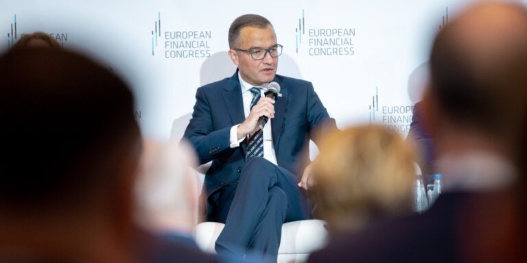 Bankowy sektor w sporze. Reakcja Mikołajczyka na słowa szefa UOKiK. 3 Bankowy sektor w sporze. Reakcja Mikołajczyka na słowa szefa UOKiK. 3