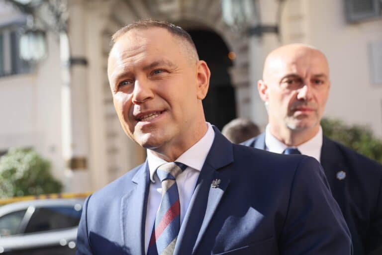 Napad w domu matki Karola Nawrockiego. Przestępca użył sieci Tor i potencjalnie monitorował działania policji. 53 Napad w domu matki Karola Nawrockiego. Przestępca użył sieci Tor i potencjalnie monitorował działania policji. 15