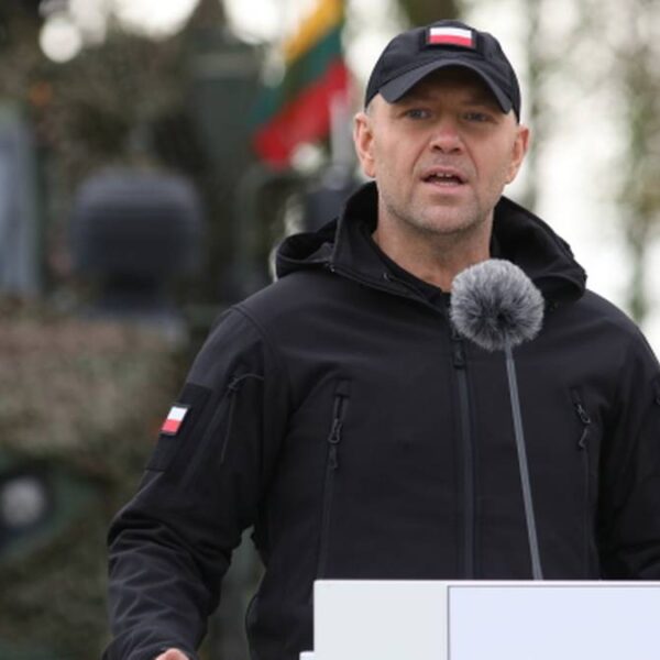 Karol Nawrocki wzywa Donalda Trumpa. Sprawa dotyczy wojsk USA.