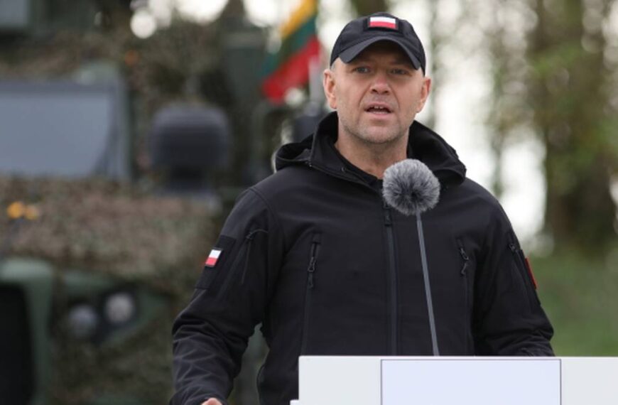 Karol Nawrocki wzywa Donalda Trumpa. Sprawa dotyczy wojsk USA.