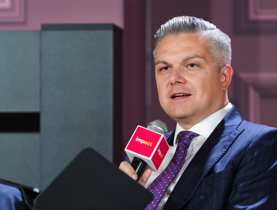Polska w nowej globalnej perspektywie. Nowe problemy i możliwość przewodzenia Europie 55 Piotr Matczuk, Prezes Zarządu Polskiego Funduszu Rozwoju