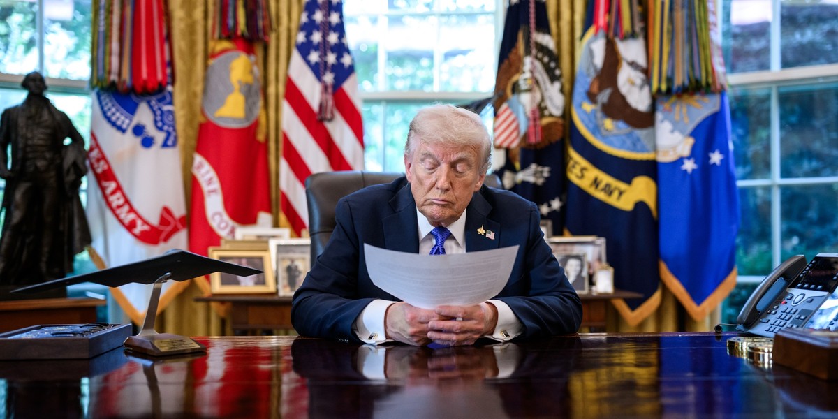 Trump lokuje kapitał w gigantów technologicznych i sztuczną inteligencję. Kongres debatuje nad ograniczeniami. 2 Inwestycje Donalda Trumpa znalazły się pod lupą Kongresu