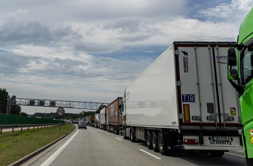 Niemieckie statystyki wymiany handlowej z Polską ujawnione. Polska stolica przed globalnym mocarstwem.
