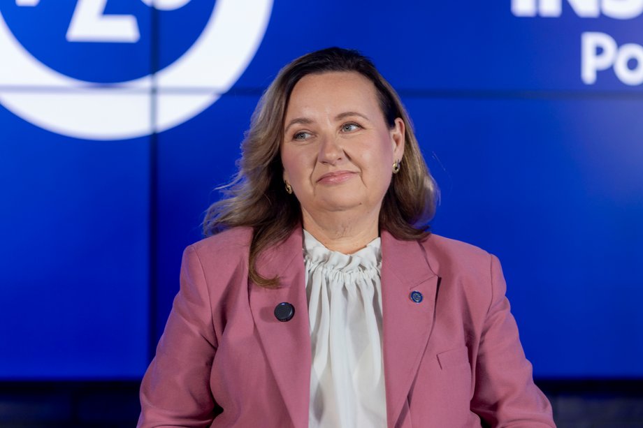 Emerytura w Polsce: Analiza i oszczędności poza ZUS. 29 Naszą rolą jest edukowanie klientów i pracowników w zakresie budowania bezpieczeństwa finansowego oraz pomaganie im w zrozumieniu, z czego będzie składać się ich przyszła emerytura