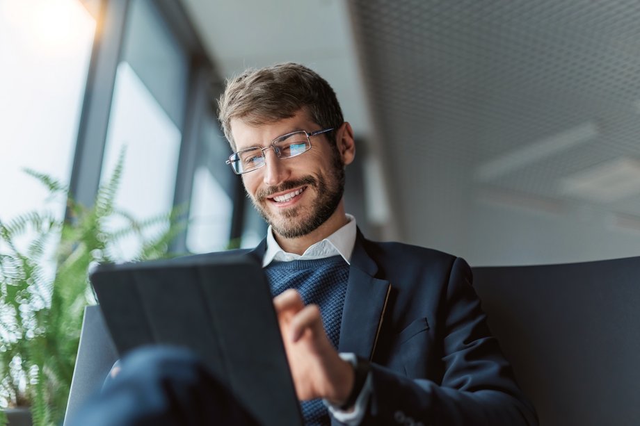 Comarch ERP dąży do światowej dominacji, a nie tylko polskiego sukcesu, koncentrując się na sztucznej inteligencji i międzynarodowym rozwoju. 10 Comarch ERP dąży do światowej dominacji, a nie tylko polskiego sukcesu, koncentrując się na sztucznej inteligencji i międzynarodowym rozwoju. 8