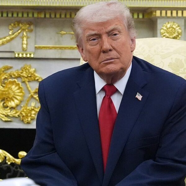 Trump: Spadek aprobaty. Konflikt i koszty paliw obniżają jego ocenę.