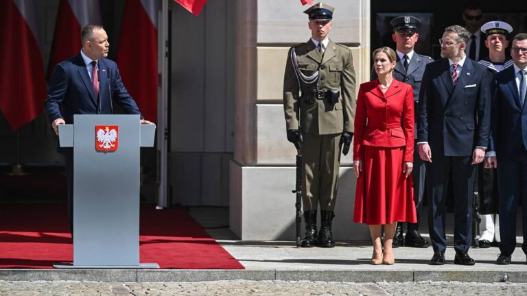 Głowa państwa odznaczyła żołnierzy. "Niezwykle wzruszająca chwila" 19