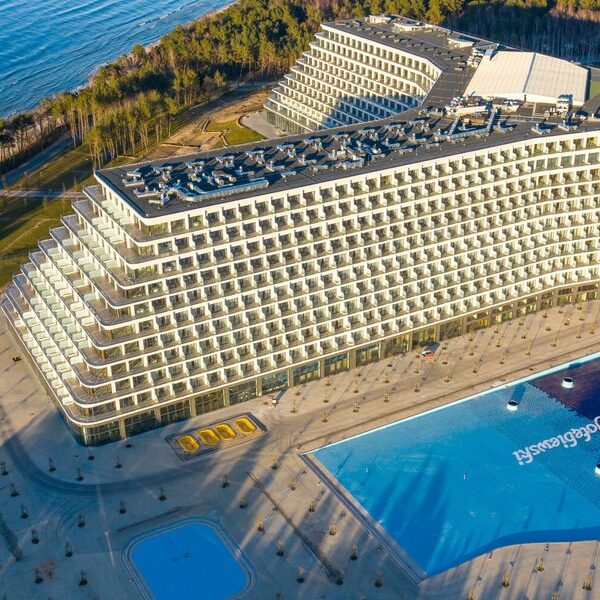 Polskie życie 58 Nowy hotel Gołębiewski w Pobierowie wkrótce zostanie otwarty. Trwają ostatnie…