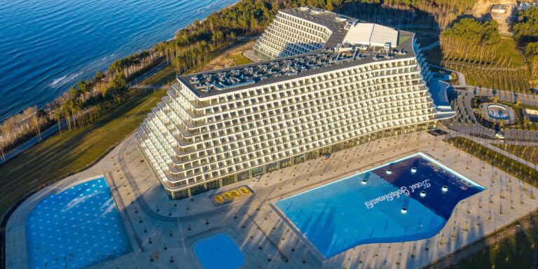 Nowy hotel Gołębiewski w Pobierowie wkrótce zostanie otwarty. Trwają ostatnie inspekcje. 5