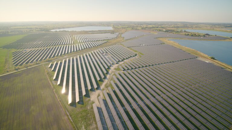 Długi weekend z zieloną energią. Blisko 80% pokrycia potrzeb energetycznych. 14