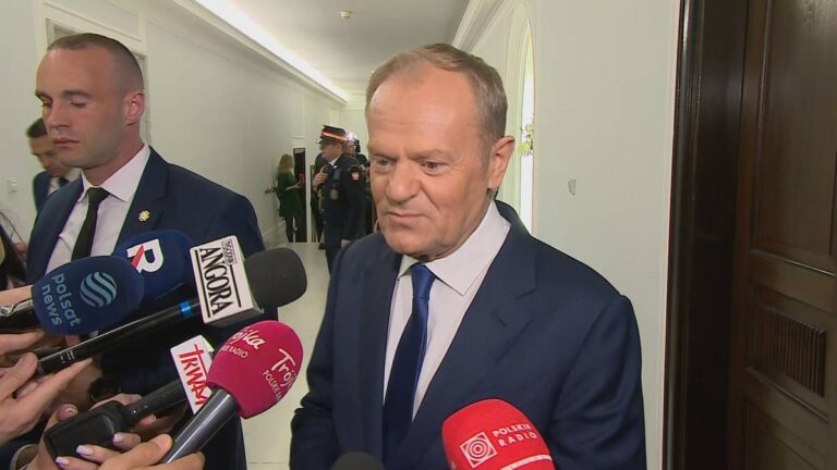 "Wszystkie czerwone lampki ostrzegawcze zaczęły migać". Tusk reaguje na prezydenckie zawetowania. 14