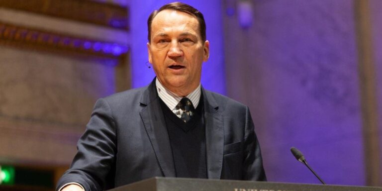 Nowe czasy w światowej ekonomii. Radosław Sikorski o rozwoju przedsiębiorstw z Polski 16